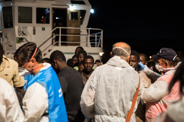 Refugees arrive in Reggio di Calabria, Italy. Photographers: Andrea Patiño Contreras and Gabriela Arp